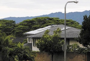 A view of houses with solar panels in the Mililani neighbourhood on the island of Oahu in Mililani, Hawaii  Photo: Hugh Gentry, Reuters Source: www.chicagotribune.com