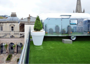 View of a Retro Rocket caravan on the rooftop Photo: Brooks Guesthouse Source: www.brooksguesthousebristol.com