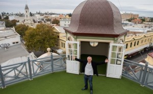 National Hotel’s Karl Bullers who will be conducting tours of the National Hotel as part of Fremantle Heritage week, people will get access to the rooftop where he plans to open a rooftop bar Photo: Mogens Johansen, The West Australian Source: https://au.news.yahoo.com/thewest/